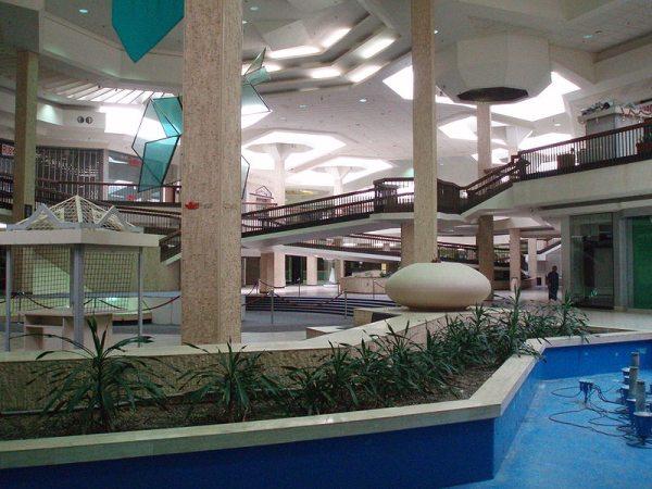 dead mall dead mall1 Dead Malls: 9 Abandoned Arcades, Markets and Shopping Centres