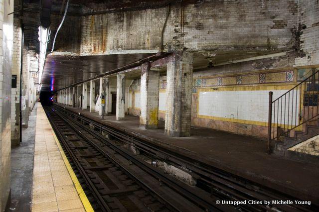 How many stops are on the New York subway?