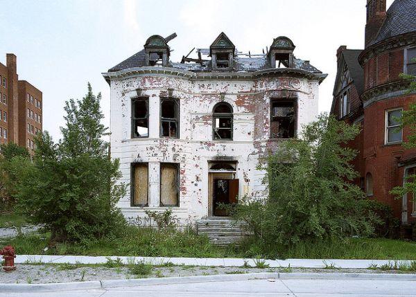 Brush Park Detroit Historic Mansions Elite Abandonments Urban During The Great Depression Some Larger Mansions Were Subdivided Into Apartments And By End Of World War Two Many Homes Had Been Permanently Abandoned